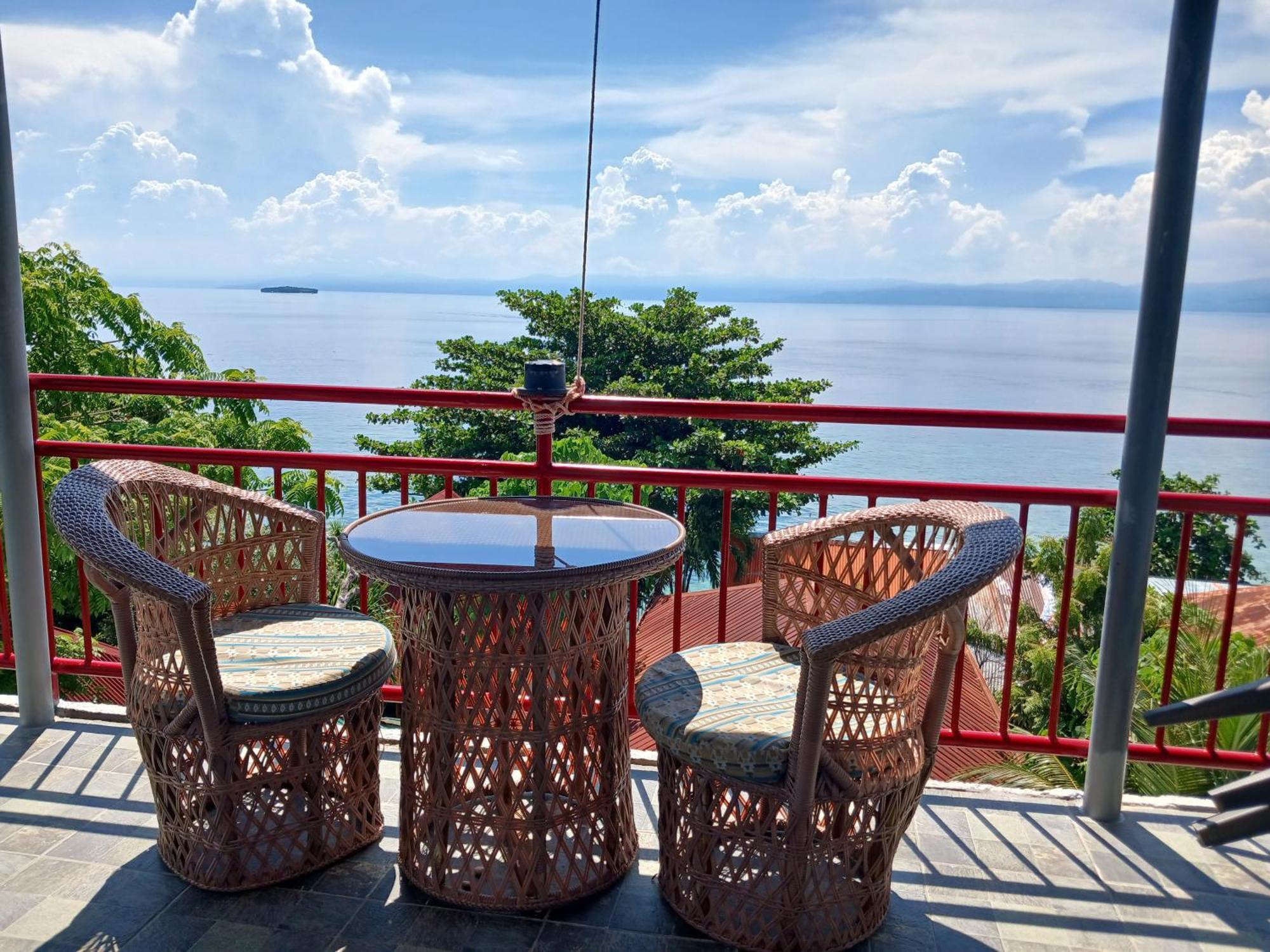 Strandhaus Condotel Moalboal Extérieur photo